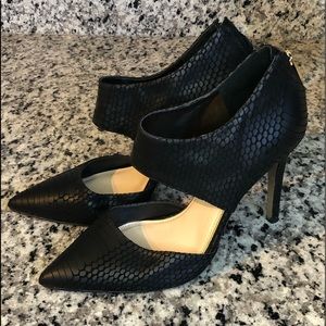 Jessica Simpson Liveera snakeskin heels